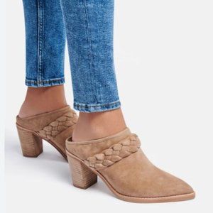 Dolce Vita Serla Mules in Truffle Suede Size 6